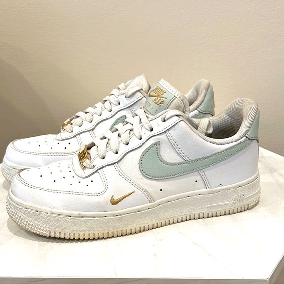 🔥Nike Air Force 1 White and Gold Sneakers🔥 - Picture 1 of 4